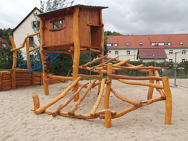 Spielanlage für Kleinkinder im Schlosspark Rotenburg